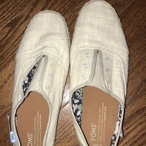 Toms new without tag